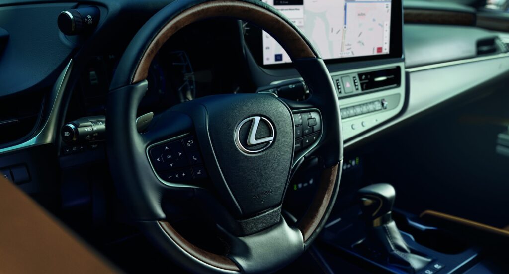 Hệ thống trung tâm điều khiển Lexus ES 2023