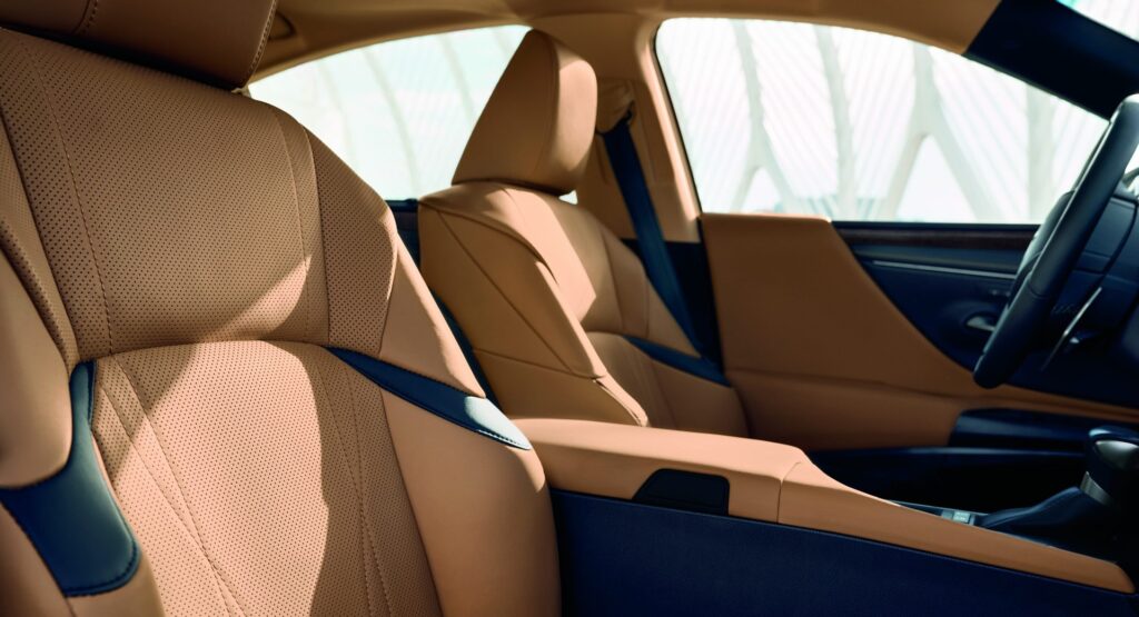 Nội thất sang trọng trên ES250