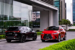 Lexus NX350 và NX350h Hybrid giá từ 3,4 tỷ đồng