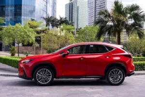 Lexus NX350 và NX350h Hybrid giá từ 3,4 tỷ đồng
