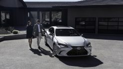 Lexus ES250 gia ban va chi tiet danh gia