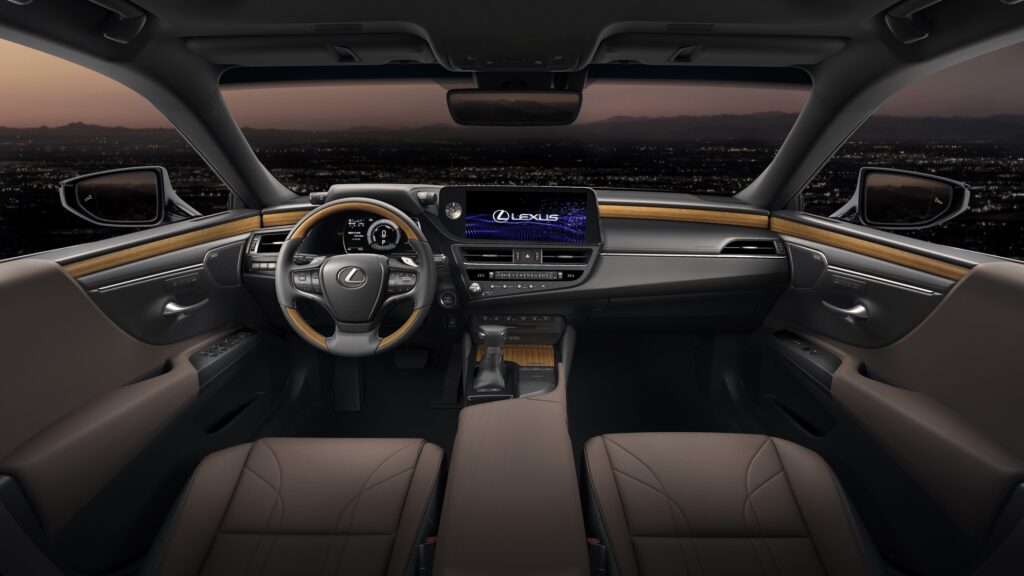 Lexus ES 250 14 Khoan capin sang trọng và nhiều chi tiết ốp gỗ