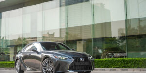 Lexus IS300 F-Sport 2023 16 dong co xang 2 0l 4 xy lanh cho lexus is300 2022 suc manh an tuong voi cong suat len toi 241 ma luc 1