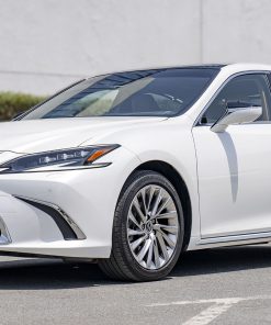 Lexus ES300h 2023 vẫn giữ nguyên thiết kế bên ngooài