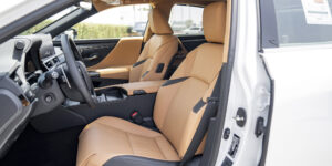 Lexus ES300h Hybrid 8 Nội thất nâu trang bị da Nappa cao cấp và êm ái