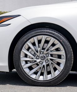 Giá xe Lexus ES300h 2023