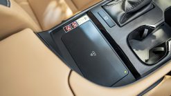 Trang bị Sạc không dây trên Lexus ES300h