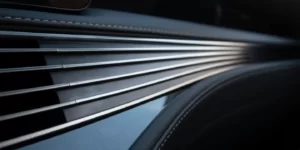 Họa tiết đàn được các nghệ nhân Takumi chế tác trên Taplo