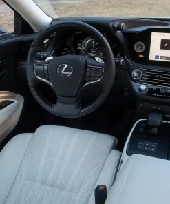 Nội thất Lexus LS 500h 2023 phiên bản L-aniline và đánh giá chi tiết