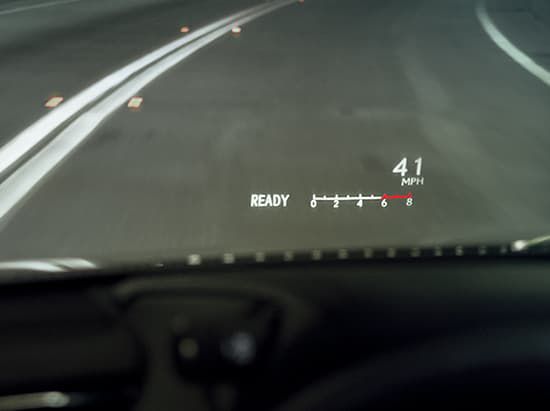 Lexus ES headupdisplay moretechnology tile 550x411 LEX ESH MY19 0047 02 M75