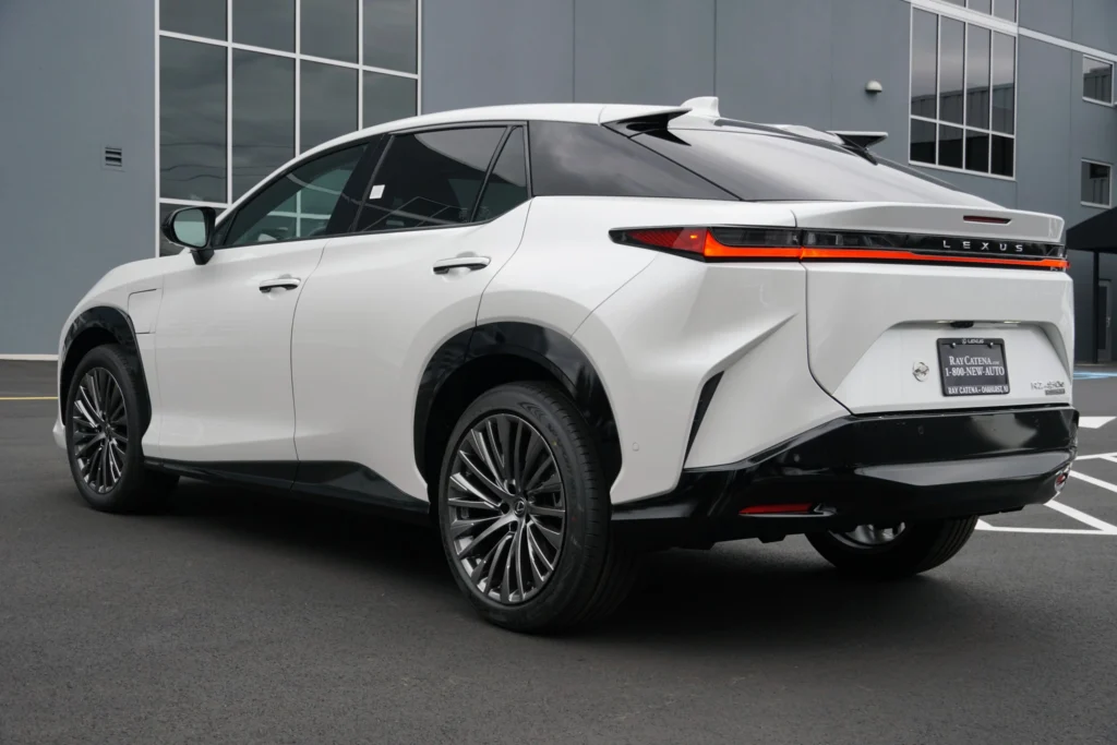Lexus đăng ký RZ tại Việt Nam: Xe sang chạy điện tối đa 450 km 3 Lexus RZ đã được đăng ký kiểu dáng công nghiệp tại Việt Nam.