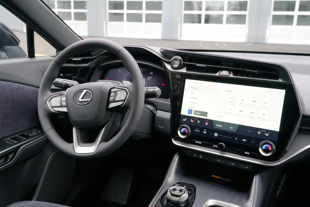 Lexus đăng ký RZ tại Việt Nam: Xe sang chạy điện tối đa 450 km 4 Lexus RZ đã được đăng ký kiểu dáng công nghiệp tại Việt Nam.