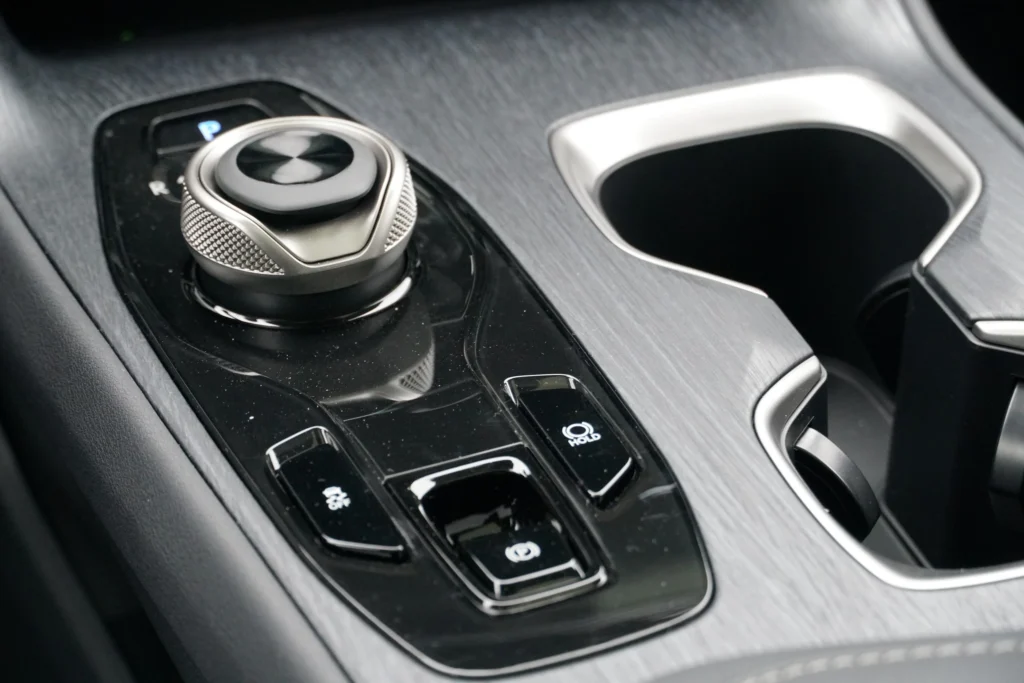 Lexus đăng ký RZ tại Việt Nam: Xe sang chạy điện tối đa 450 km 5 Lexus RZ đã được đăng ký kiểu dáng công nghiệp tại Việt Nam.