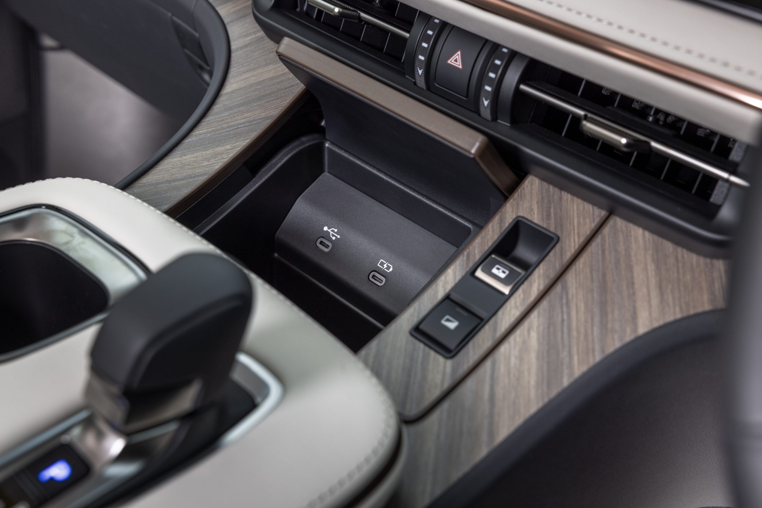 The-new-lexus-lm-2024-gia-ban-thong-so-lexus-saigon-53 Ảnh chi tiết Lexus LM 2024 All New