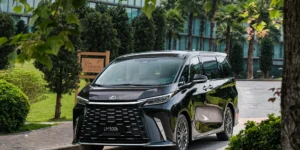 Lexus LM 500h 6 chỗ mới ở Việt Nam có giá từ 7,210 tỉ đồng.