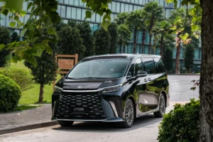 Lexus LM 500h 6 chỗ mới ở Việt Nam có giá từ 7,210 tỉ đồng.