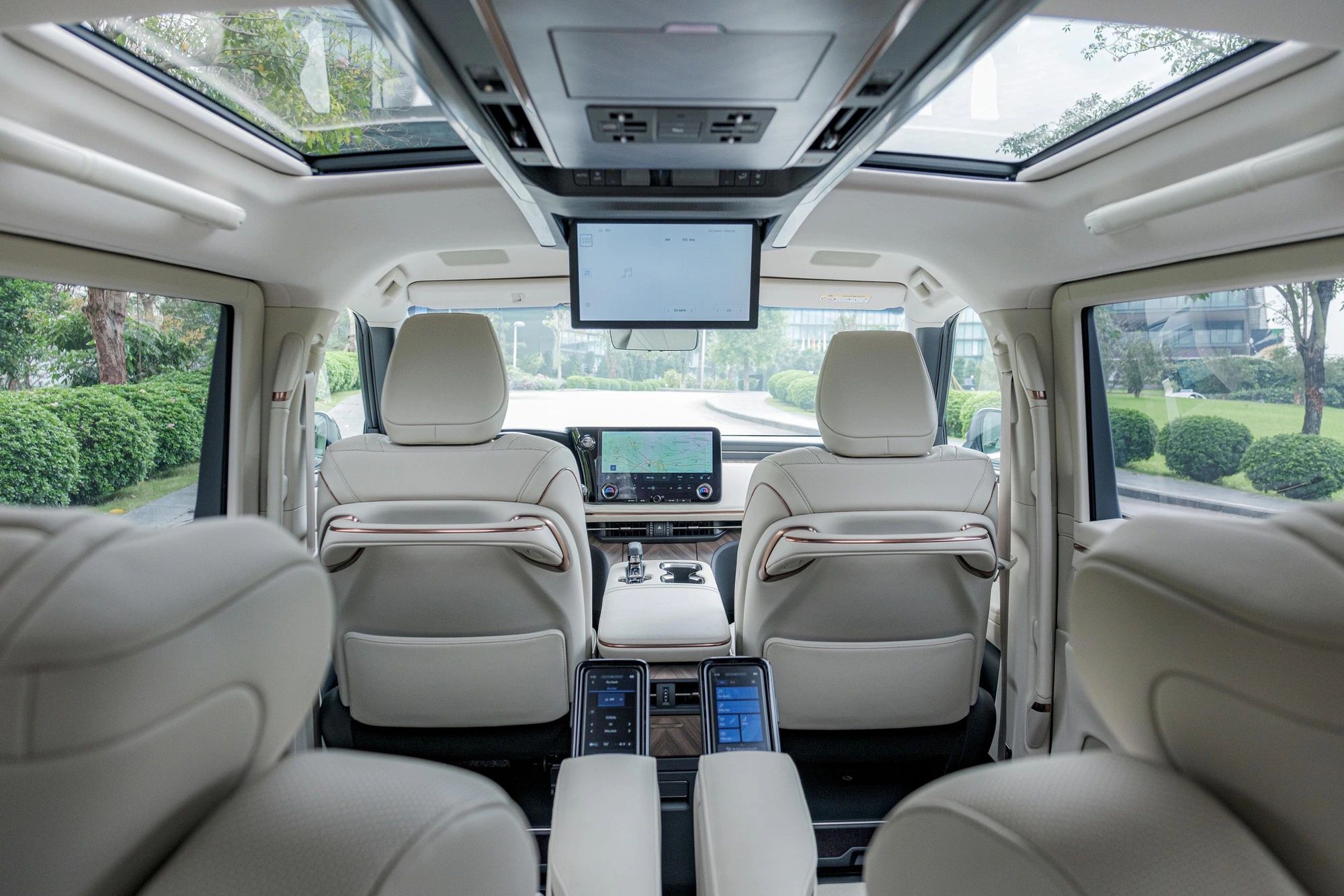 flagship lexus lm 500h 2024 ra mat viet nam gia tu 7290 ty 5