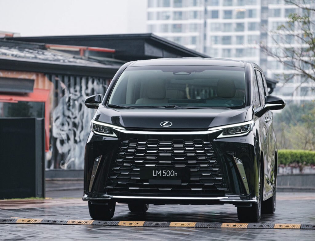 trai nghiem khoang hang nhat di dong lexus lm 2024 4