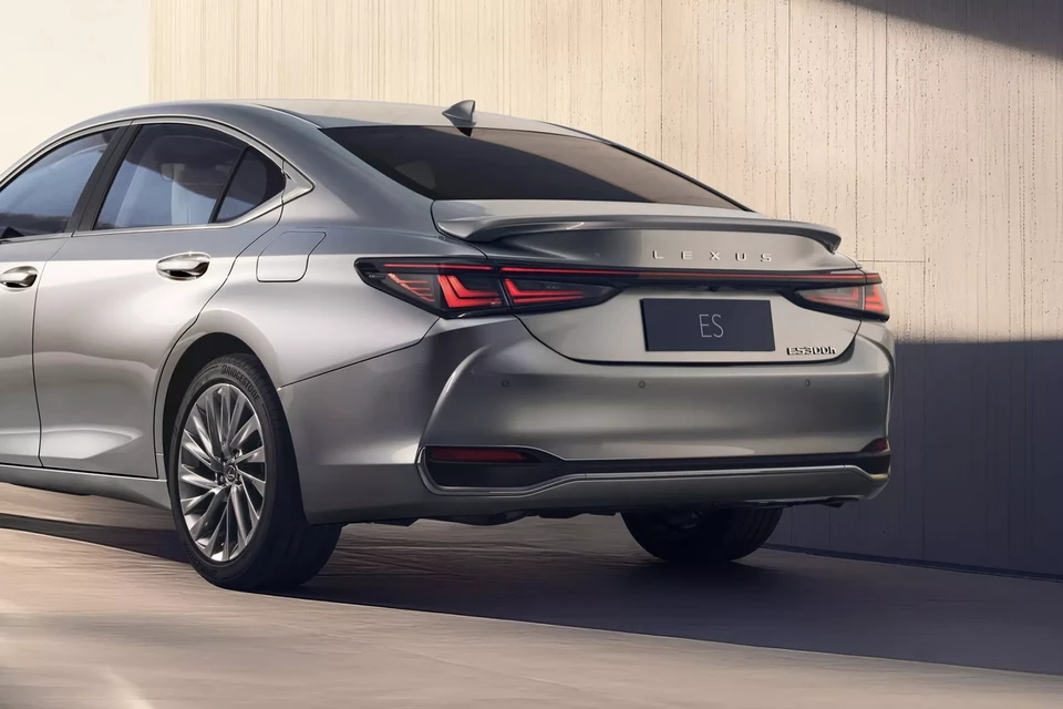 Lexus ES 2025 phiên bản nâng cấp ra mắt tại Trung Quốc 3 Lexus ES 2025 1 8