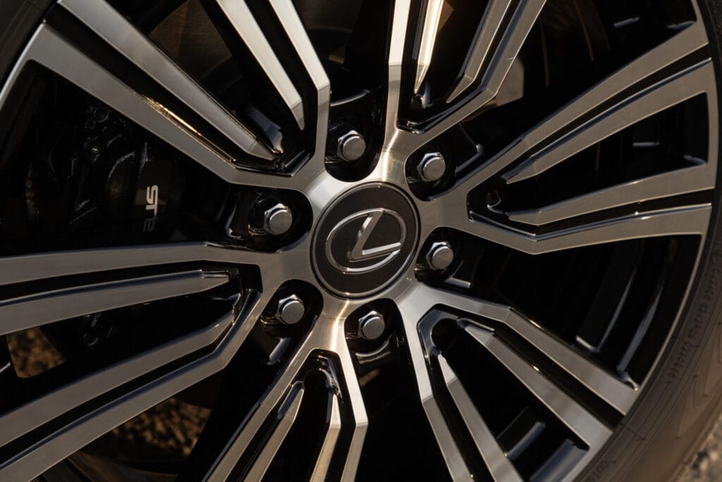 Thư viện ảnh: Lexus LX 700h 2025 các phiên bản 6 2025 Lexus LX 700h Luxury AtomicSilver 005 1500x1000 1