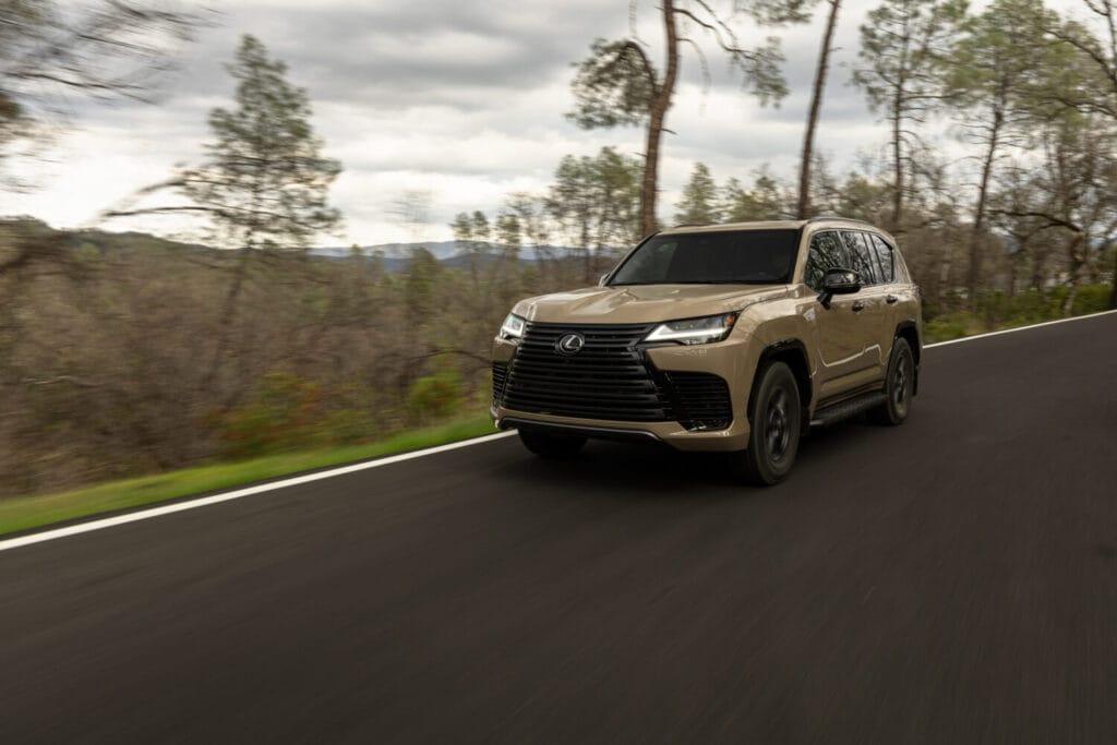 Thư viện ảnh: Lexus LX 700h 2025 các phiên bản 68 2025 Lexus LX 700h Overtrail Earth 008 1500x1000 1