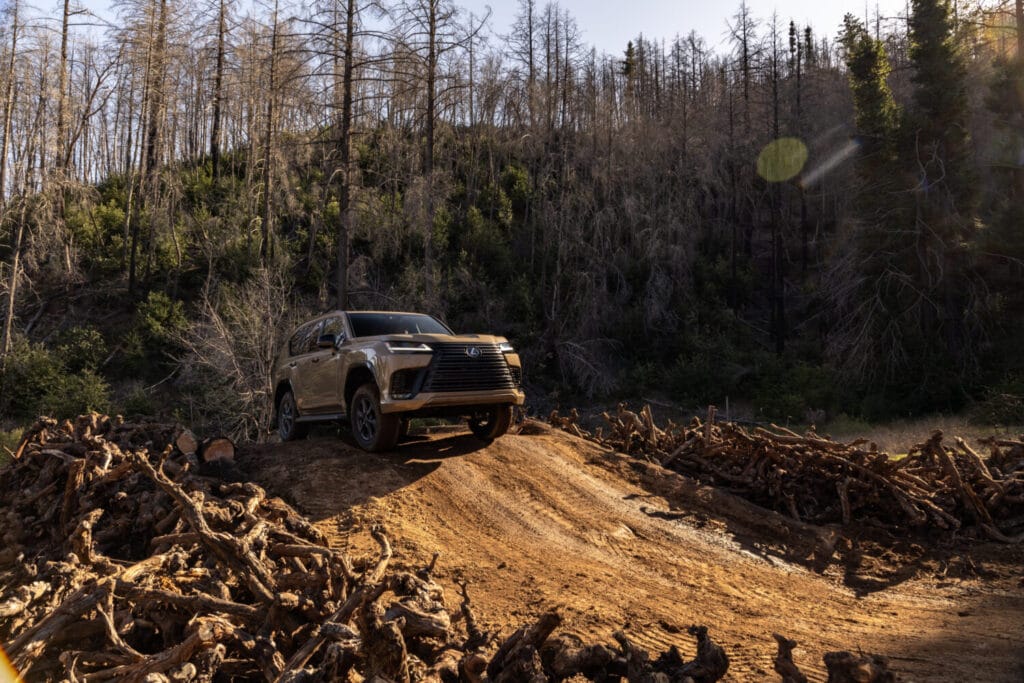 Thư viện ảnh: Lexus LX 700h 2025 các phiên bản 70 2025 Lexus LX 700h Overtrail Earth 012 1500x1000 1