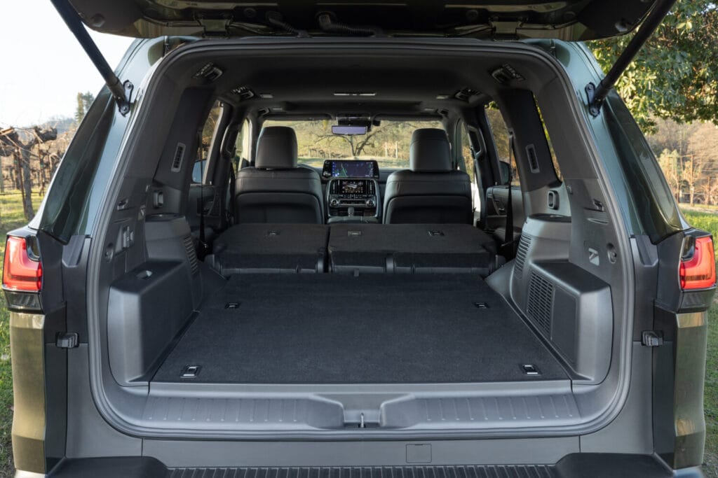 Thư viện ảnh: Lexus LX 700h 2025 các phiên bản 87 2025 Lexus LX 700h Overtrail NoriGreenPearl 002 1500x1000 1