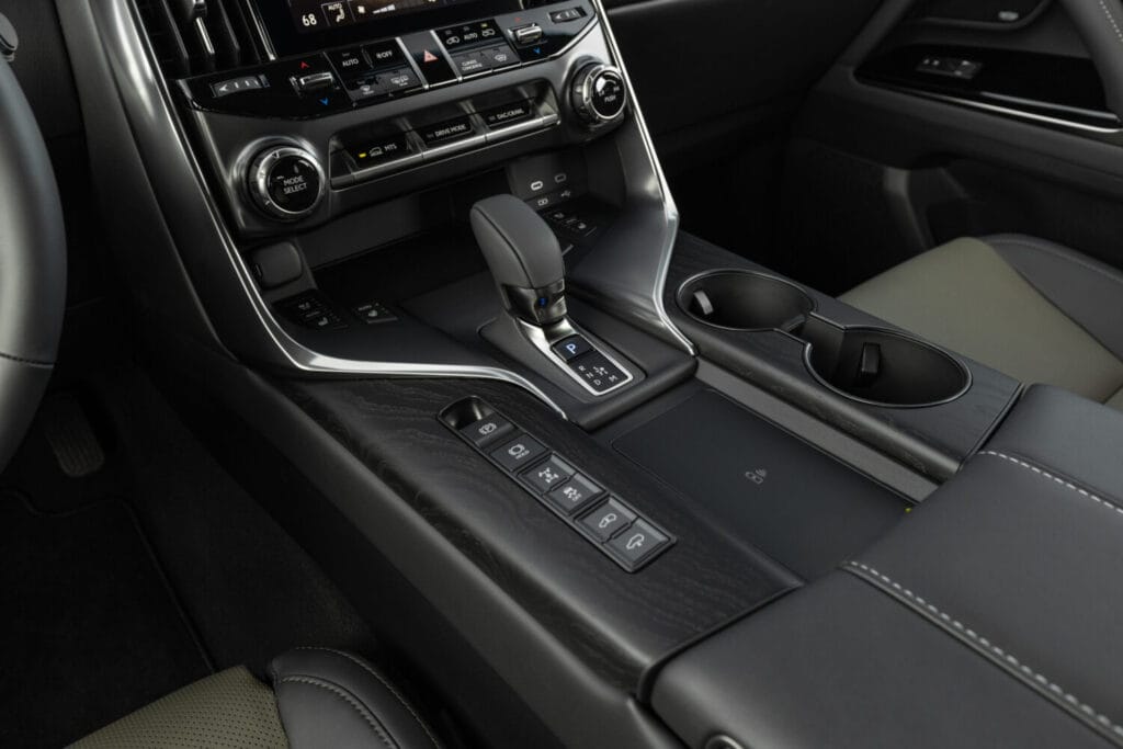 Thư viện ảnh: Lexus LX 700h 2025 các phiên bản 81 2025 Lexus LX 700h Overtrail StoneBrown 004 1500x1000 1