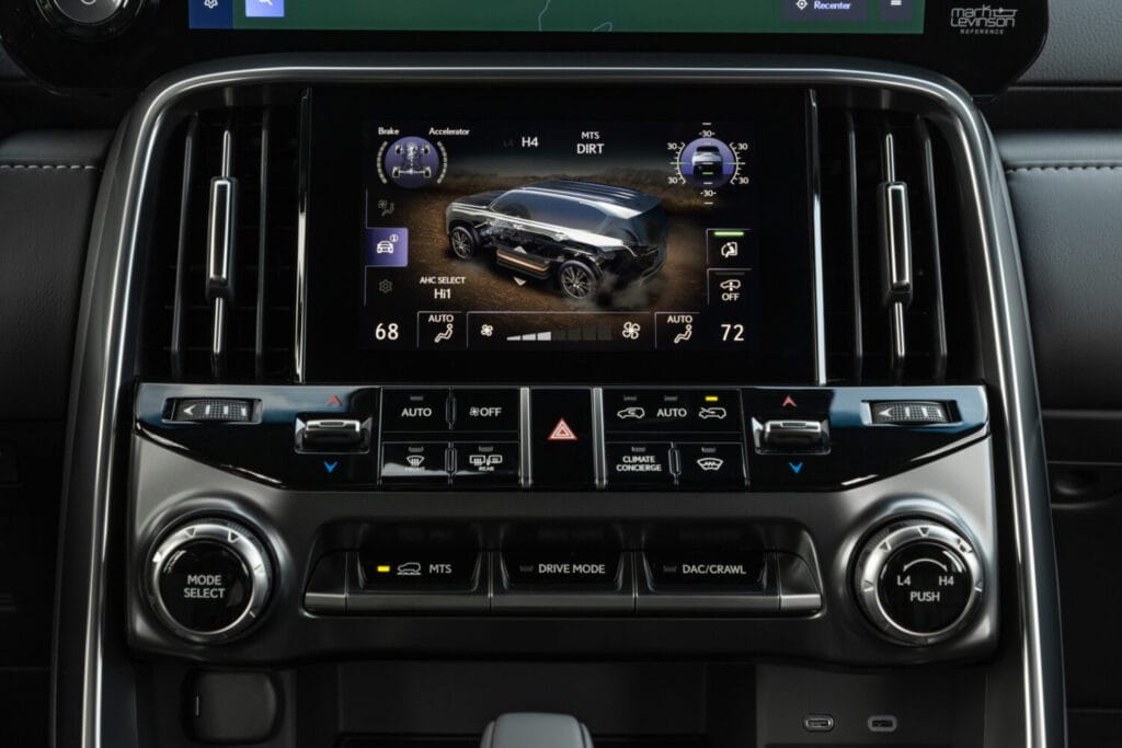 Đẳng cấp chuyên cơ mặt đất Lexus LX 600 VIP Utra Luxury 2025 12 2025 Lexus LX 700h Overtrail StoneBrown 005 1500x1000 1