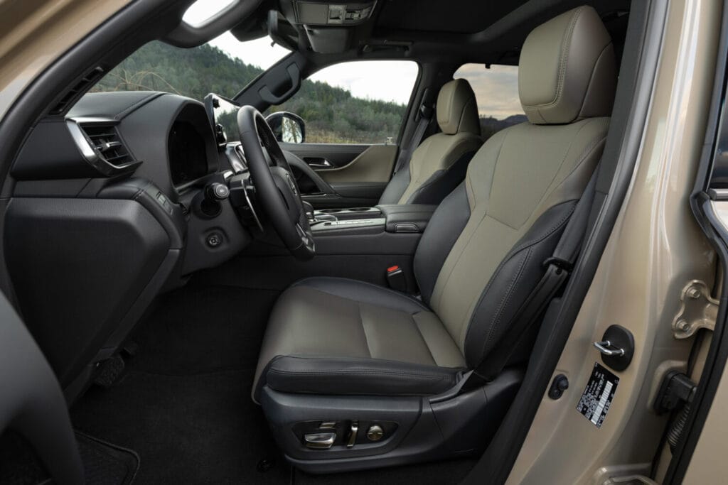 Thư viện ảnh: Lexus LX 700h 2025 các phiên bản 84 2025 Lexus LX 700h Overtrail StoneBrown 008 1500x1000 1