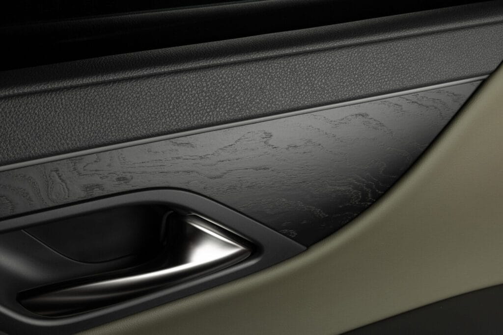 Đẳng cấp chuyên cơ mặt đất Lexus LX 600 VIP Utra Luxury 2025 11 2025 Lexus LX 700h Overtrail StoneBrown 011 1500x1000 1