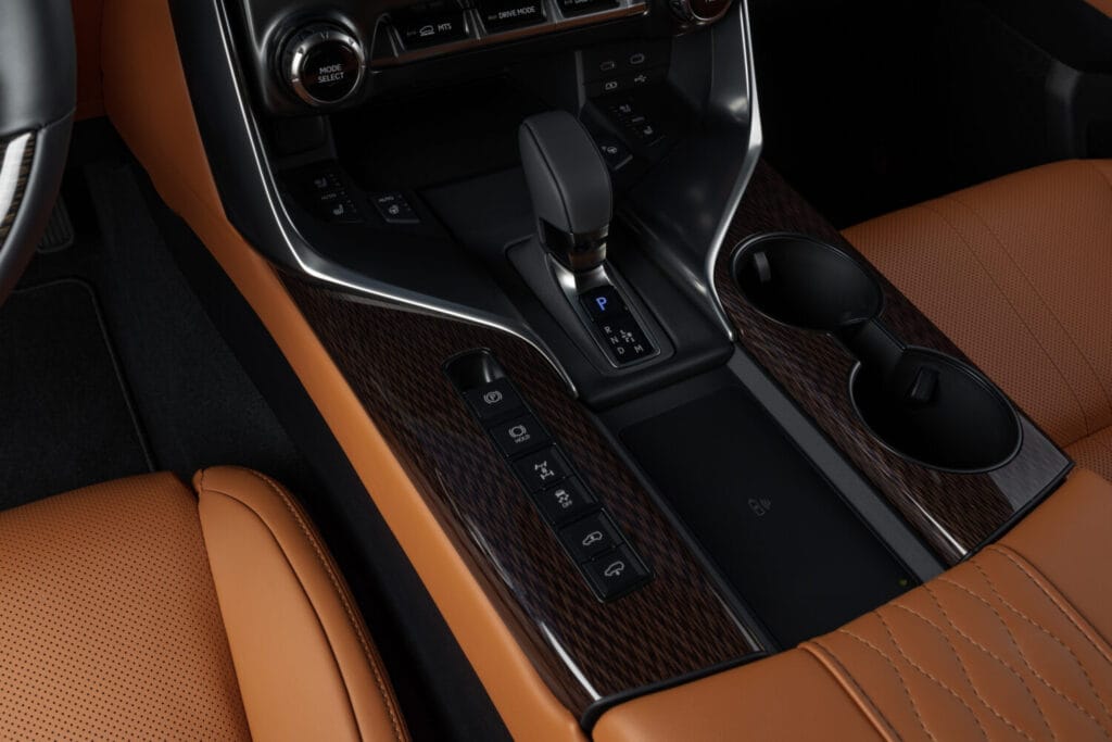 Thư viện ảnh: Lexus LX 700h 2025 các phiên bản 53 2025 Lexus LX 700h UltraLuxury Sunflare 010 1500x1000 1