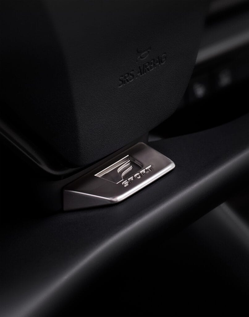 Lexus RZ 2025 ra mắt toàn cầu - Mẫu Lexus SUV điện hoàn toàn mới 7 Lexus ra mắt toàn cầu Lexus RZ 2025 hoàn toàn