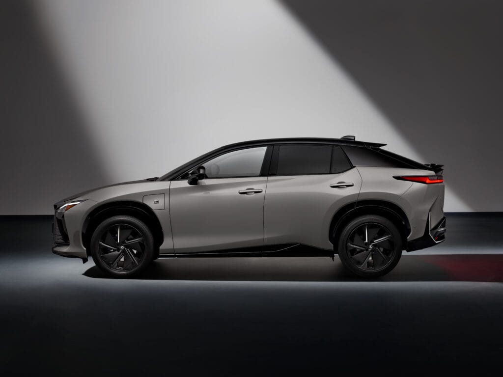 Lexus RZ 2025 ra mắt toàn cầu - Mẫu Lexus SUV điện hoàn toàn mới 3 Lexus ra mắt toàn cầu Lexus RZ 2025 hoàn toàn