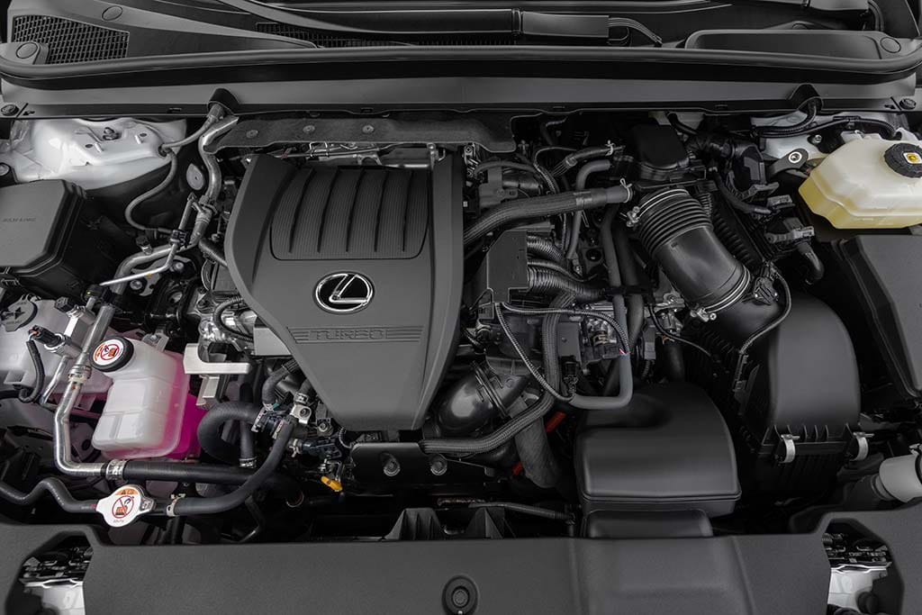 Lexus RX 500h F Sport Performance - Cách mạng thầm lặng của SUV hybrid sang trọng 5 Ngoại thất RX 500h F Sport Đậm chất thể thao, khác biệt từng chi tiết