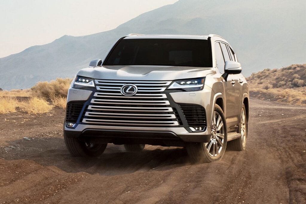2025 - So sánh Toyota Land Cruiser và Lexus LX: SUV cao cấp nào đáng lựa chọn hơn? 2 toyota land cruiser hay lexus lx su khac biet 11