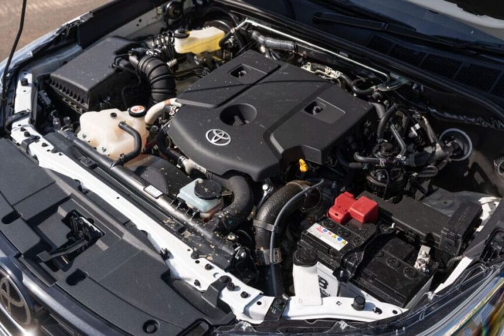 2025 - So sánh Toyota Land Cruiser và Lexus LX: SUV cao cấp nào đáng lựa chọn hơn? 7 toyota land cruiser hay lexus lx su khac biet 12