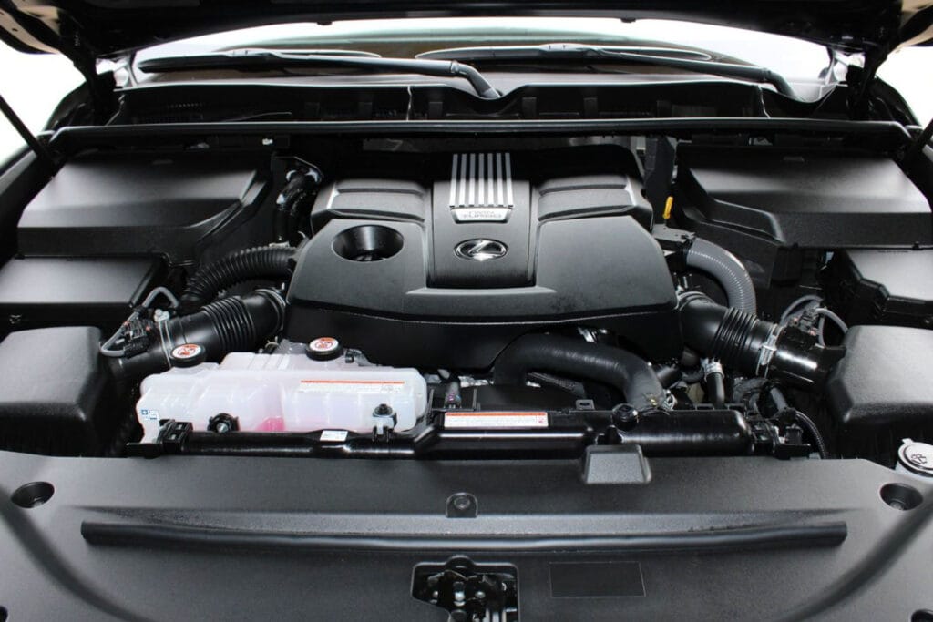 2025 - So sánh Toyota Land Cruiser và Lexus LX: SUV cao cấp nào đáng lựa chọn hơn? 6 toyota land cruiser hay lexus lx su khac biet 13