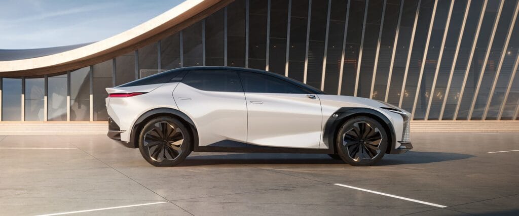 MẪU XE Ý TƯỞNG - LF-Z ELECTRIFIED 13 Mar30 LEX LFZ CY21 0003 d