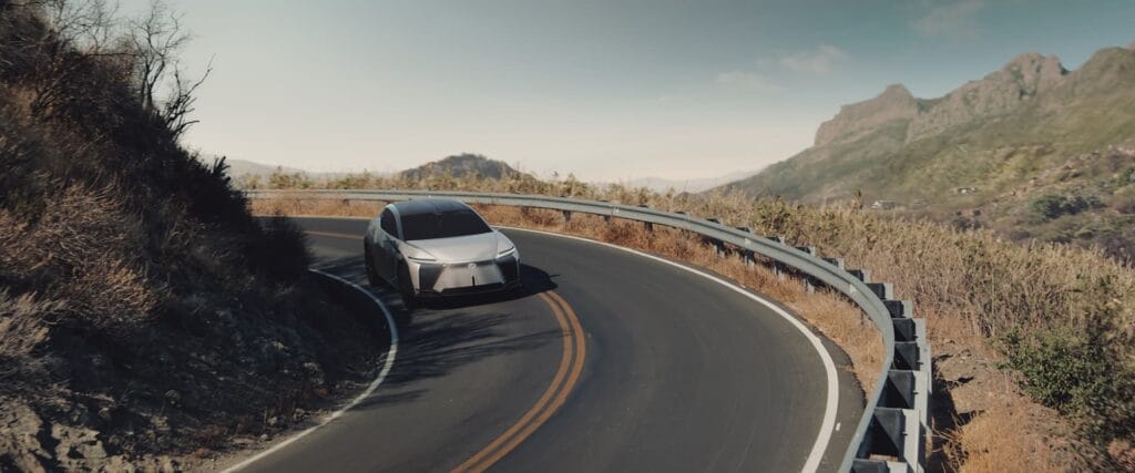 MẪU XE Ý TƯỞNG - LF-Z ELECTRIFIED 4 mau xe lf z electrified concept world premiere4