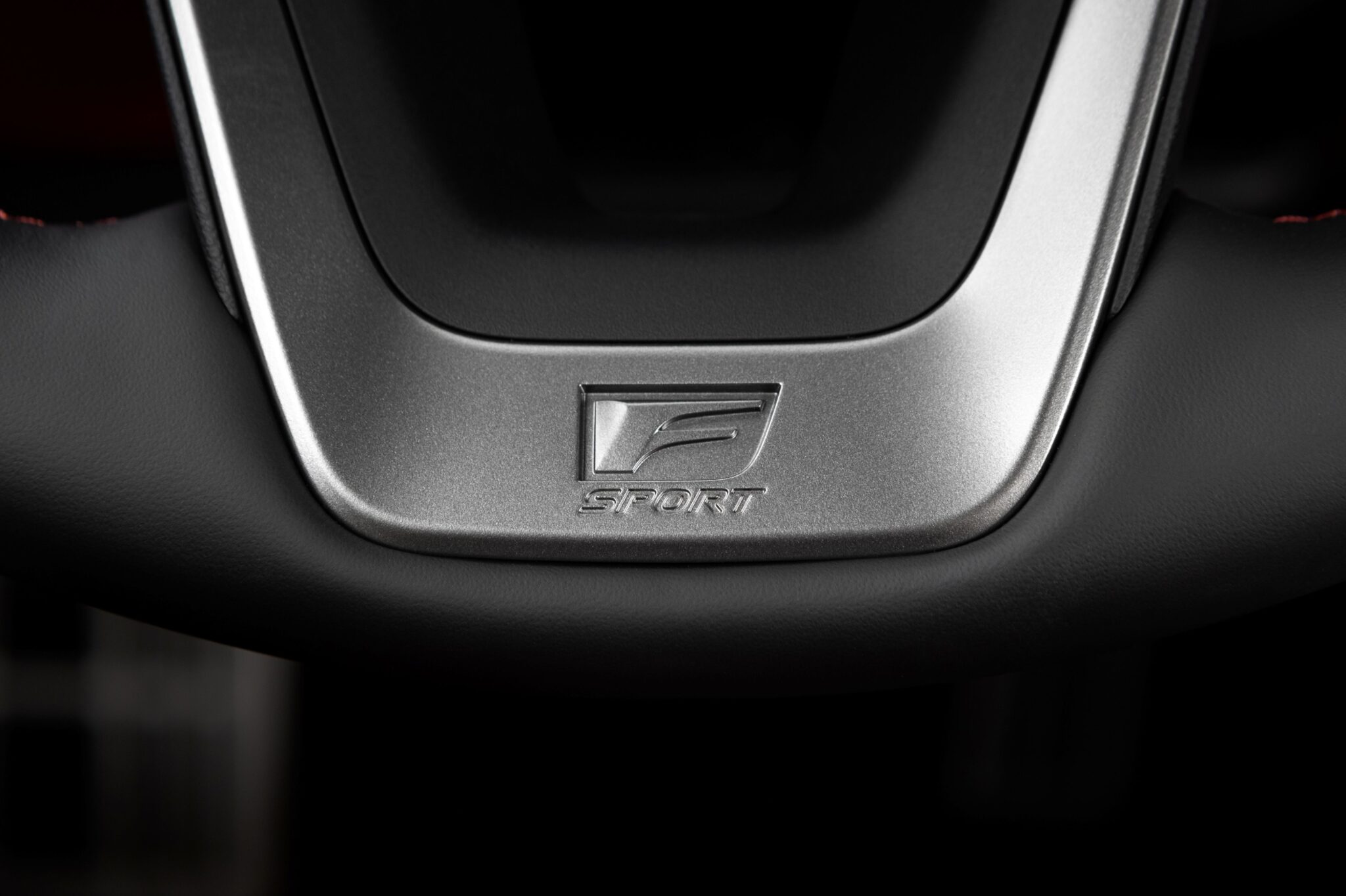 F SPORT và F SPORT Design