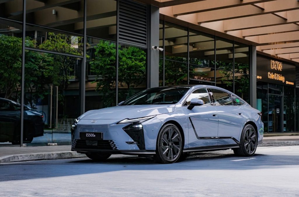 Lexus ES 500e gia ban 2 5