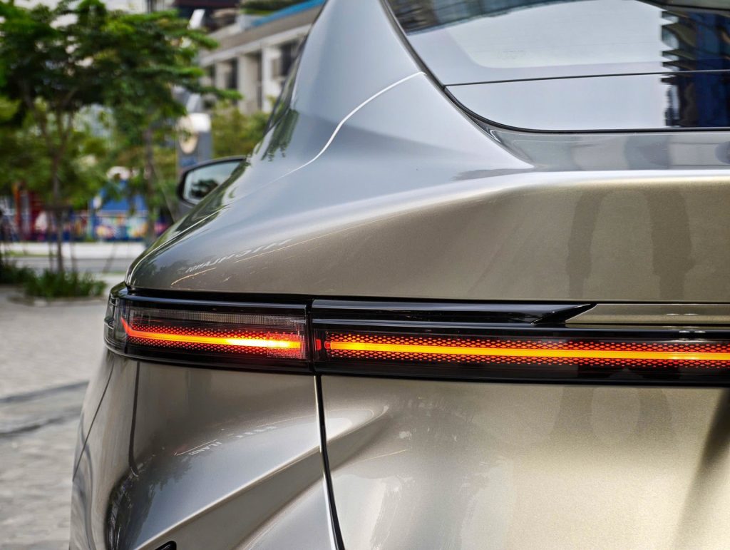 Lexus ES 500e Sonic Titanium 1J7 Lexuscentersaigon18